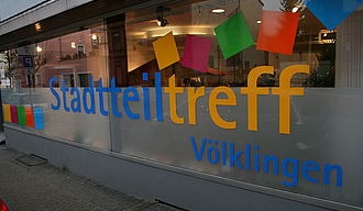Schaufenster des Stadtteiltreffs in der Kreppstraße